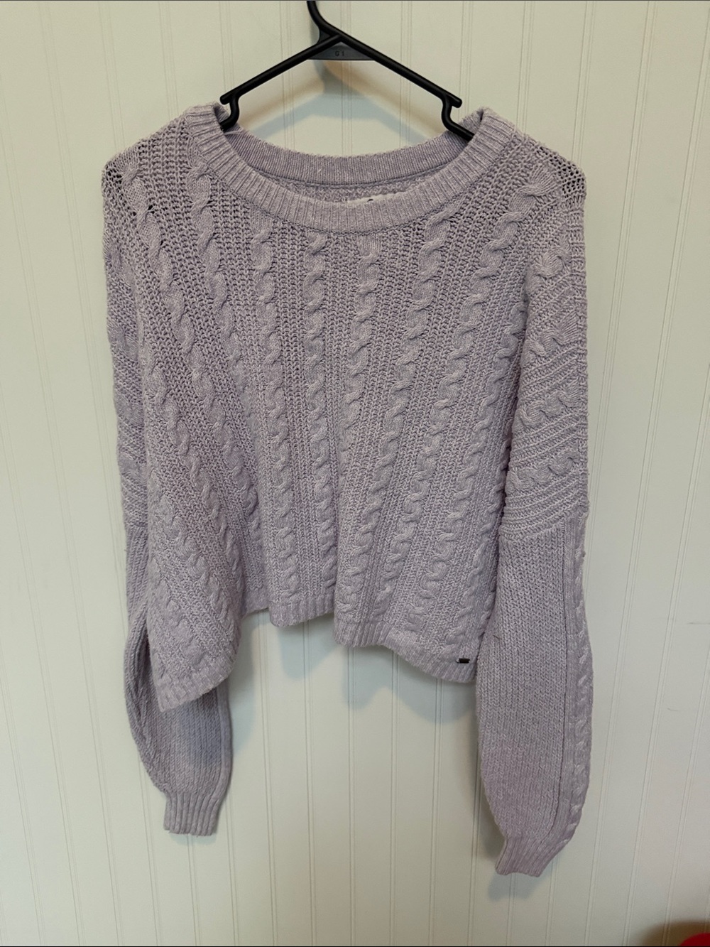 (306)Hollister Pastel Lavender Cable Knit Crew Sweater slightly cropped